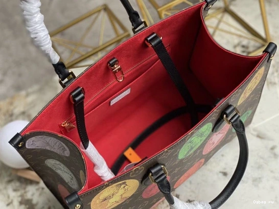 MM LOUIS ONTHEGO VUITTON 0713